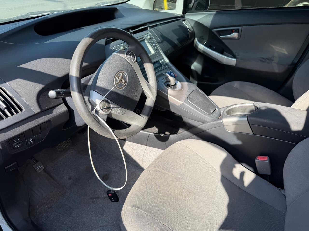 TOYOTA PRIUS - 1