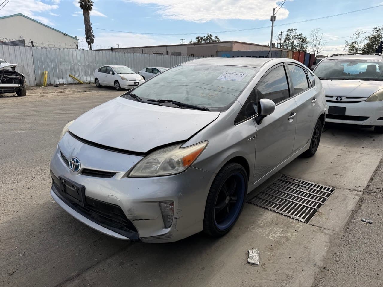 TOYOTA PRIUS - 1