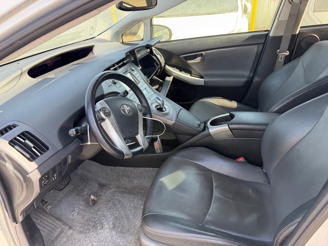 TOYOTA PRIUS - 1