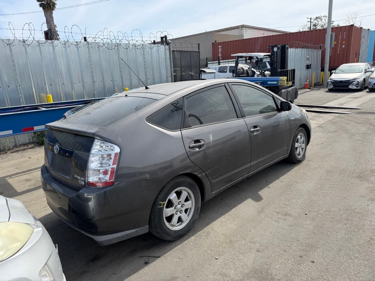 TOYOTA PRIUS - 1
