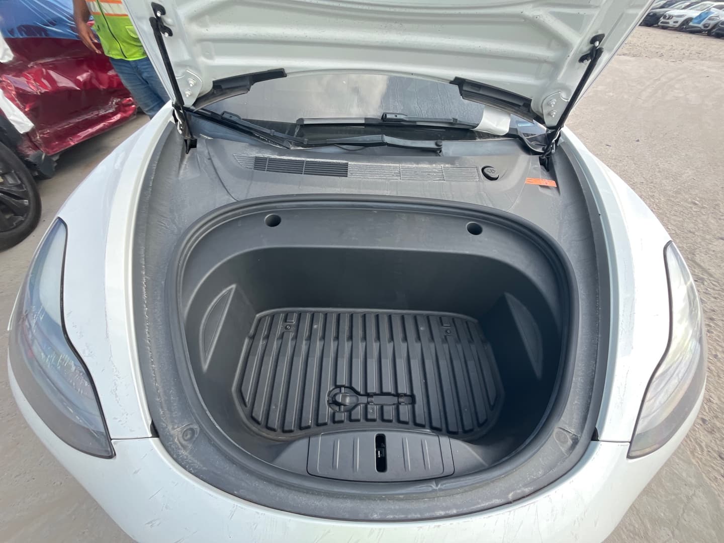 Tesla Model 3 - 1